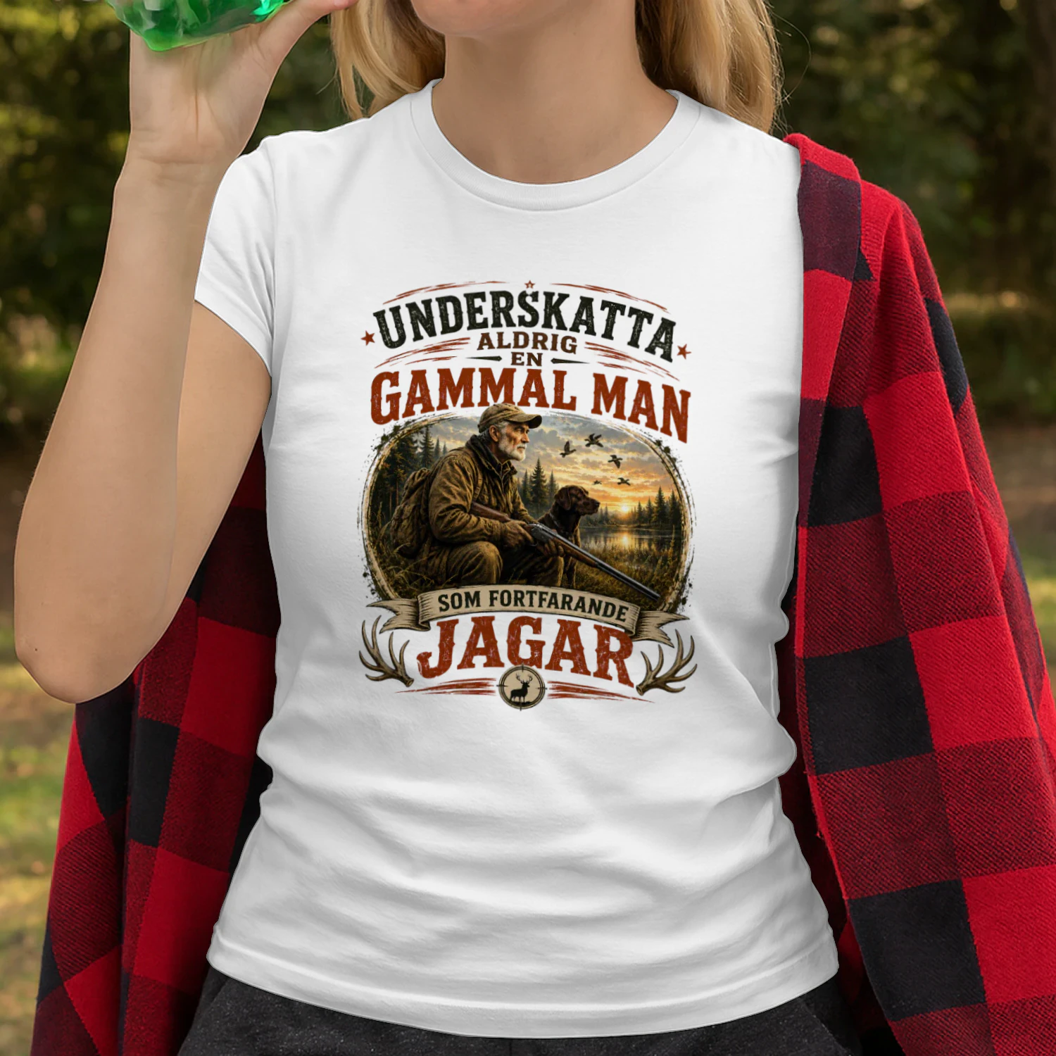Underskatta aldrig en gammal man som fortfarande jagar