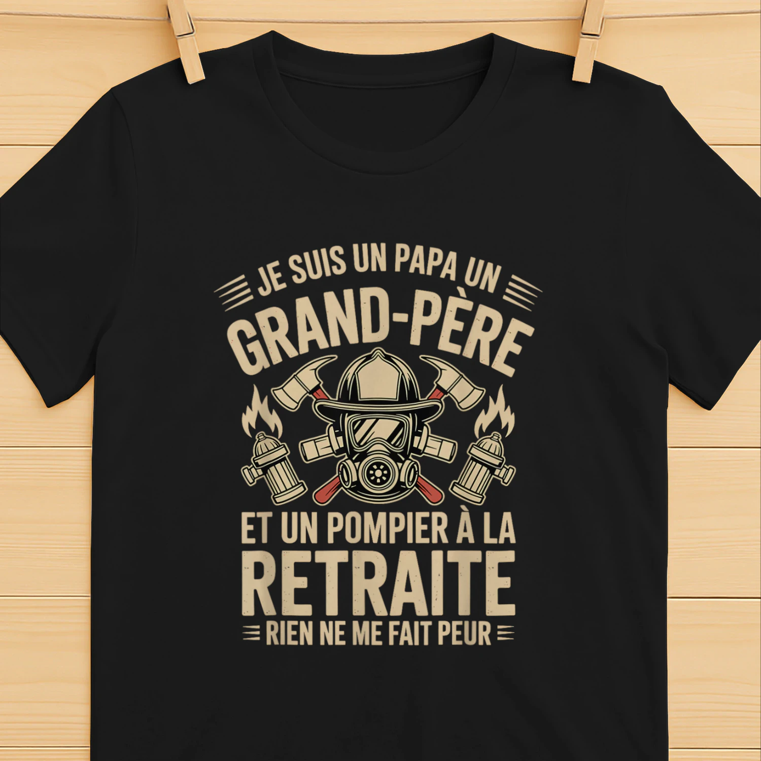 Je suis Un Papa Un Grand-Père Et Un Pompier À La Retraite T-Shirt
