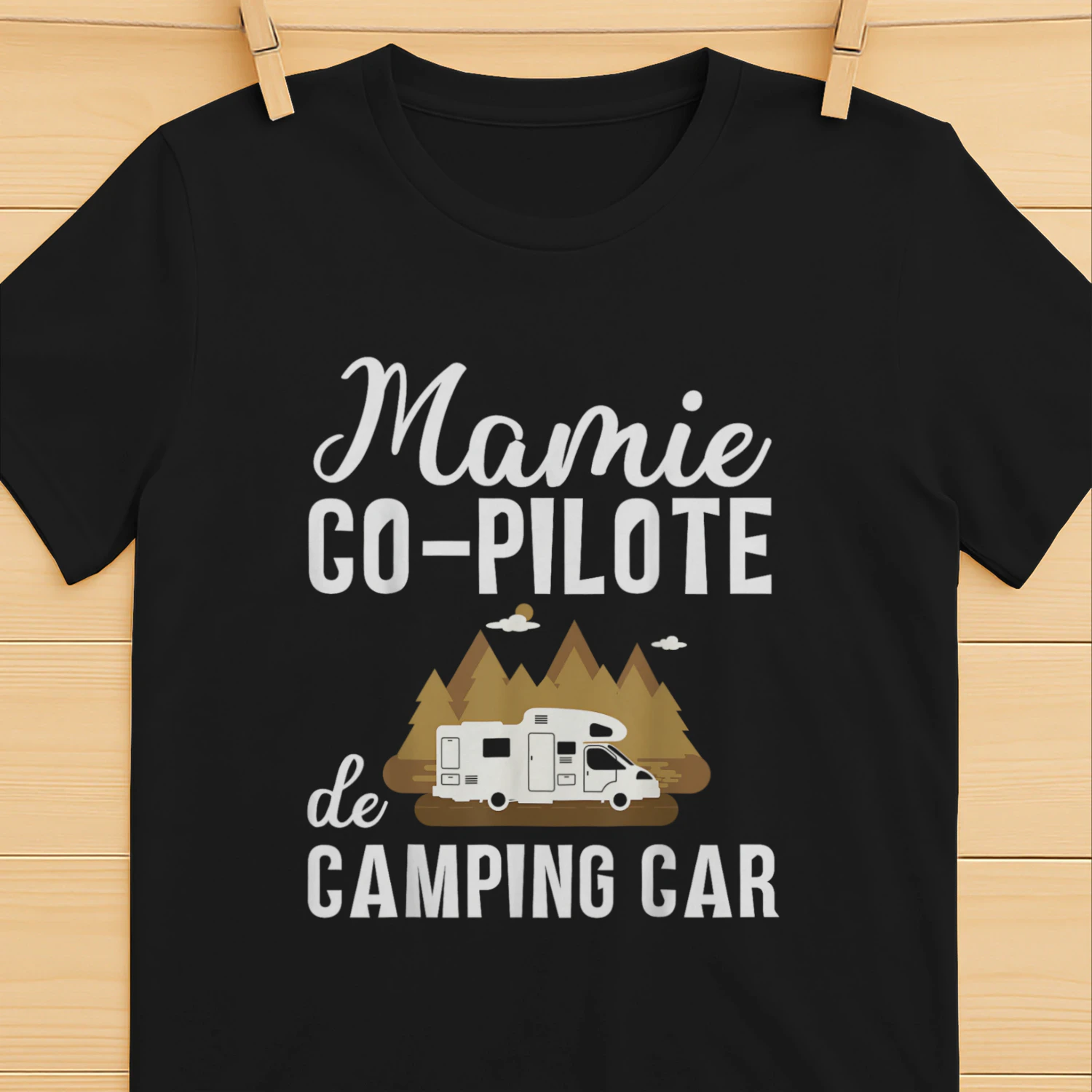 Mamie co pilote de camping cadeau femme campeur retraite T-Shirt