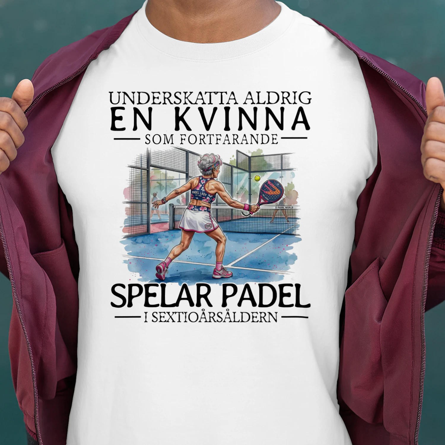 SE-UNDERSKATTA ALDRIG EN KVINNA SOM FORTFARANDE SPELAR PADEL I SEXTIOÅRSÅLDERN