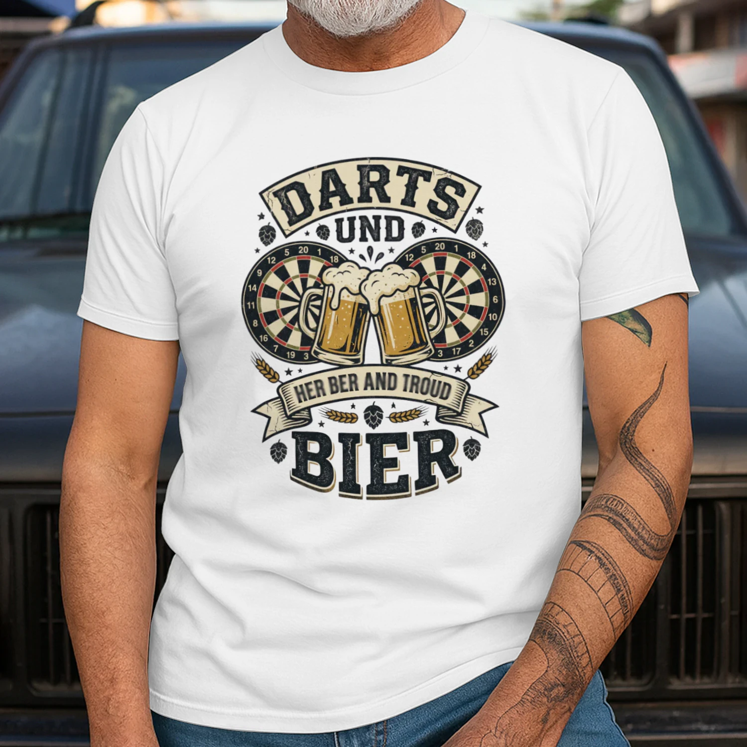 by:mira-mode Darts und Bier darum Bin ich Hier Lustiges Dartgeschenk T-Shirt
