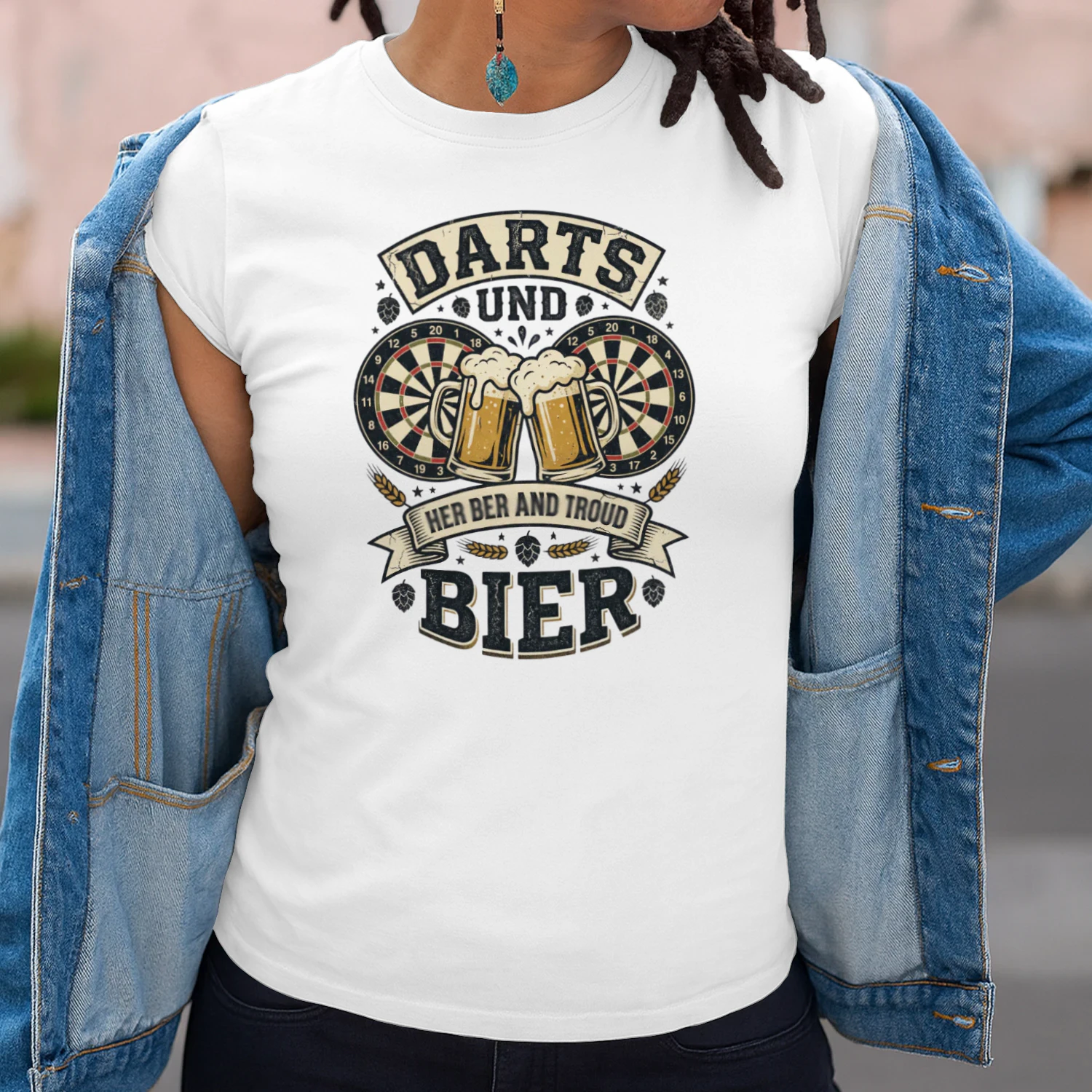 by:mira-mode Darts und Bier darum Bin ich Hier Lustiges Dartgeschenk T-Shirt