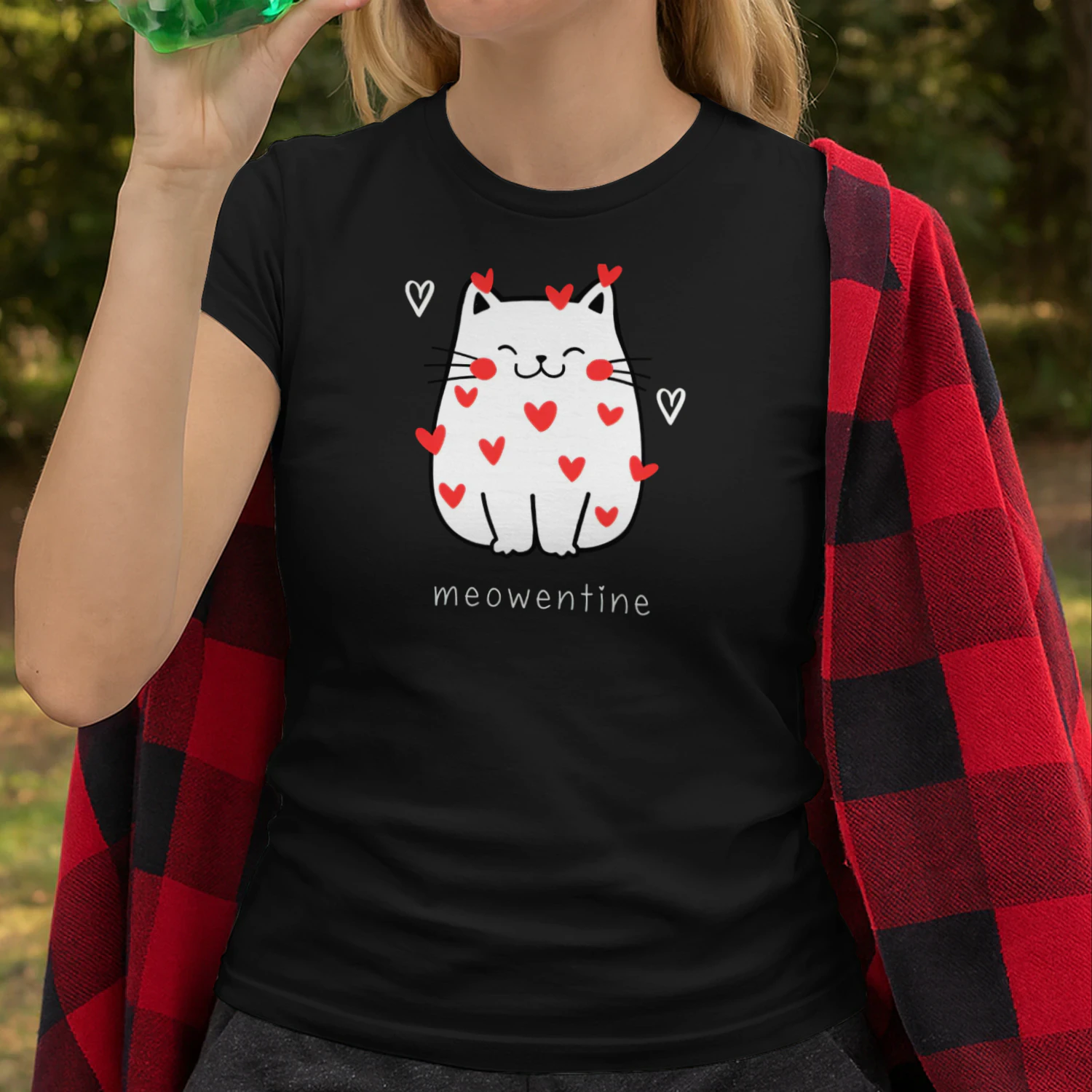 Black and White Modern Custom T-Shirt Print Shop Logo (1)