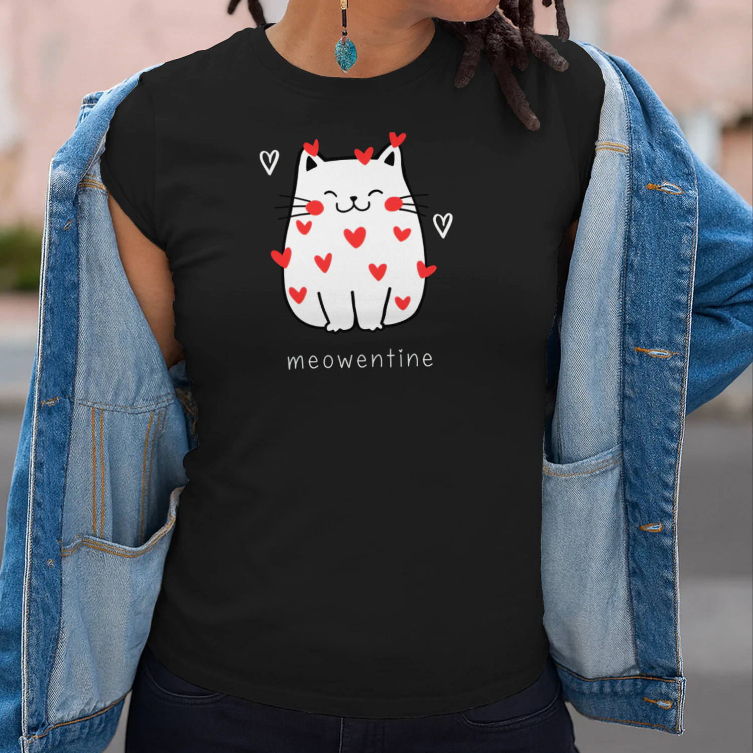 Black and White Modern Custom T-Shirt Print Shop Logo (1)