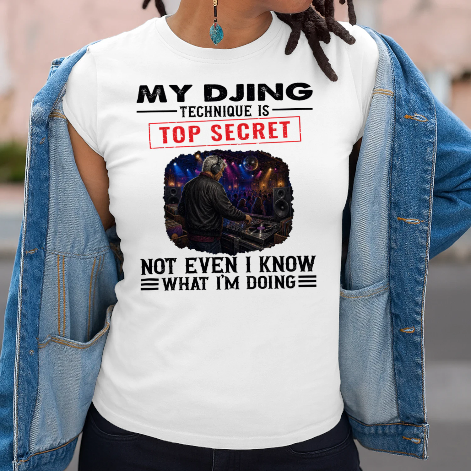 DJing-technique-white-en