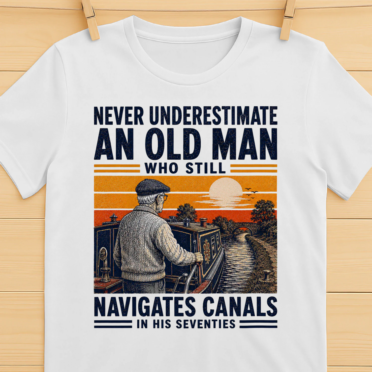TEU0333 Navigates Canals