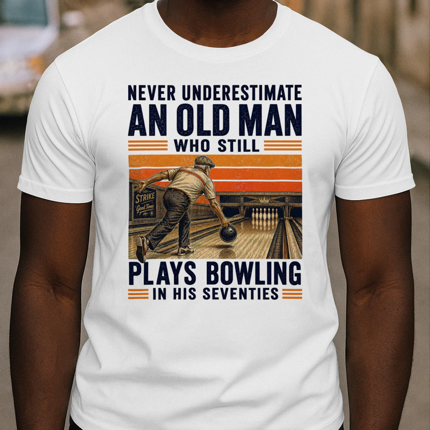 TEU0436 Plays Bowling