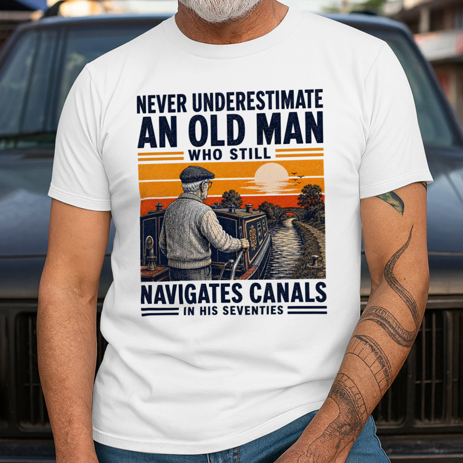 TEU0333 Navigates Canals