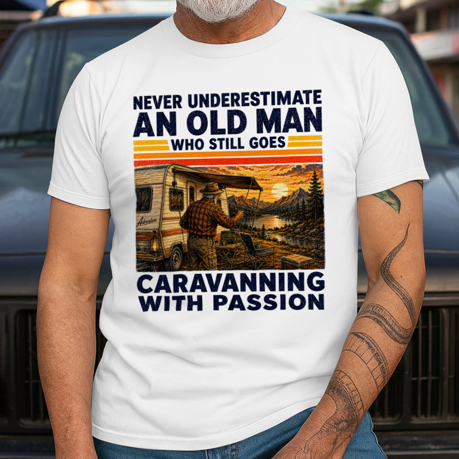 TEU1125 Man Caravanning