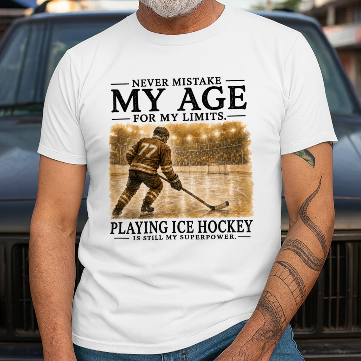 TEU0594 PLAYING ICE HOCKEY