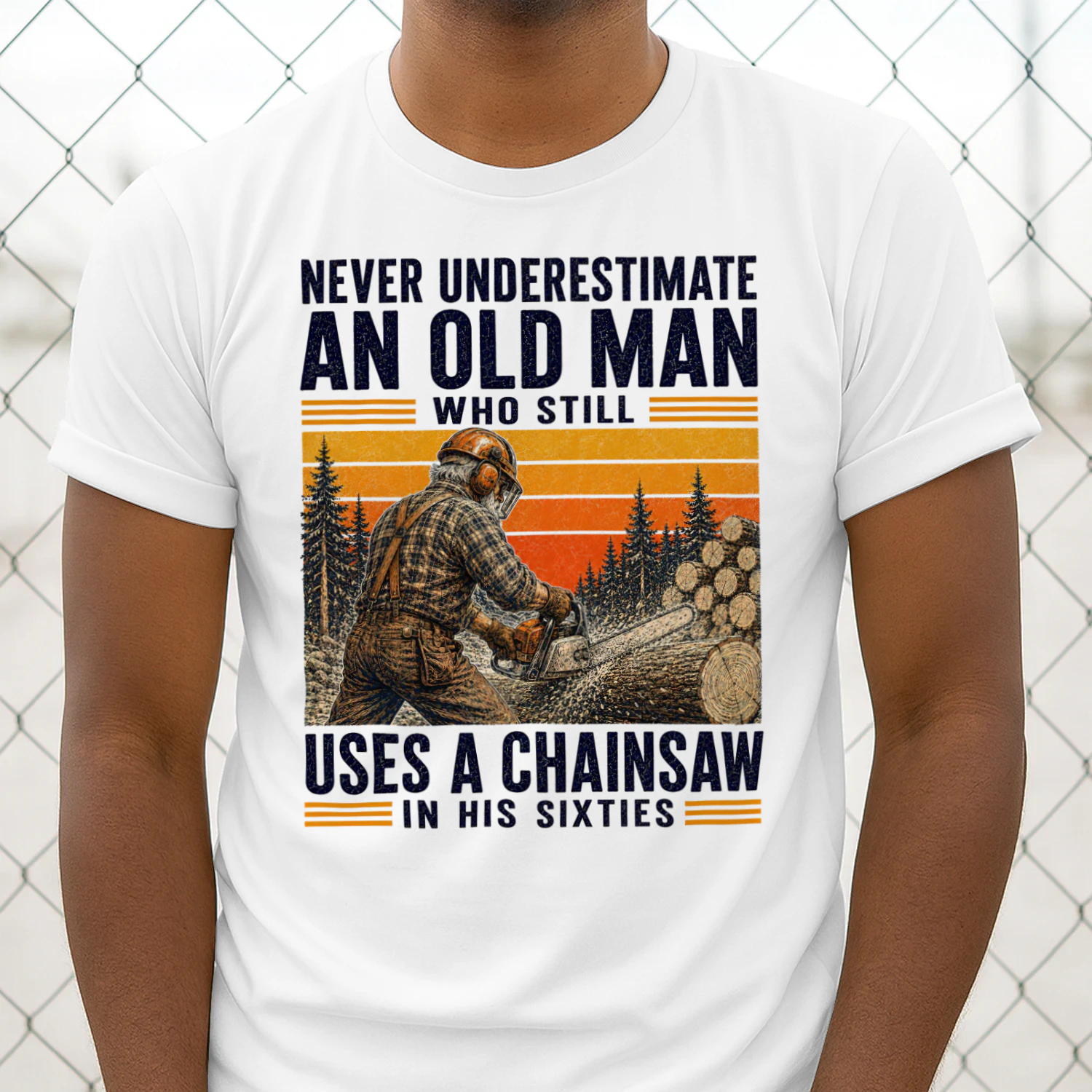 TEU0456 Uses A Chainsaw