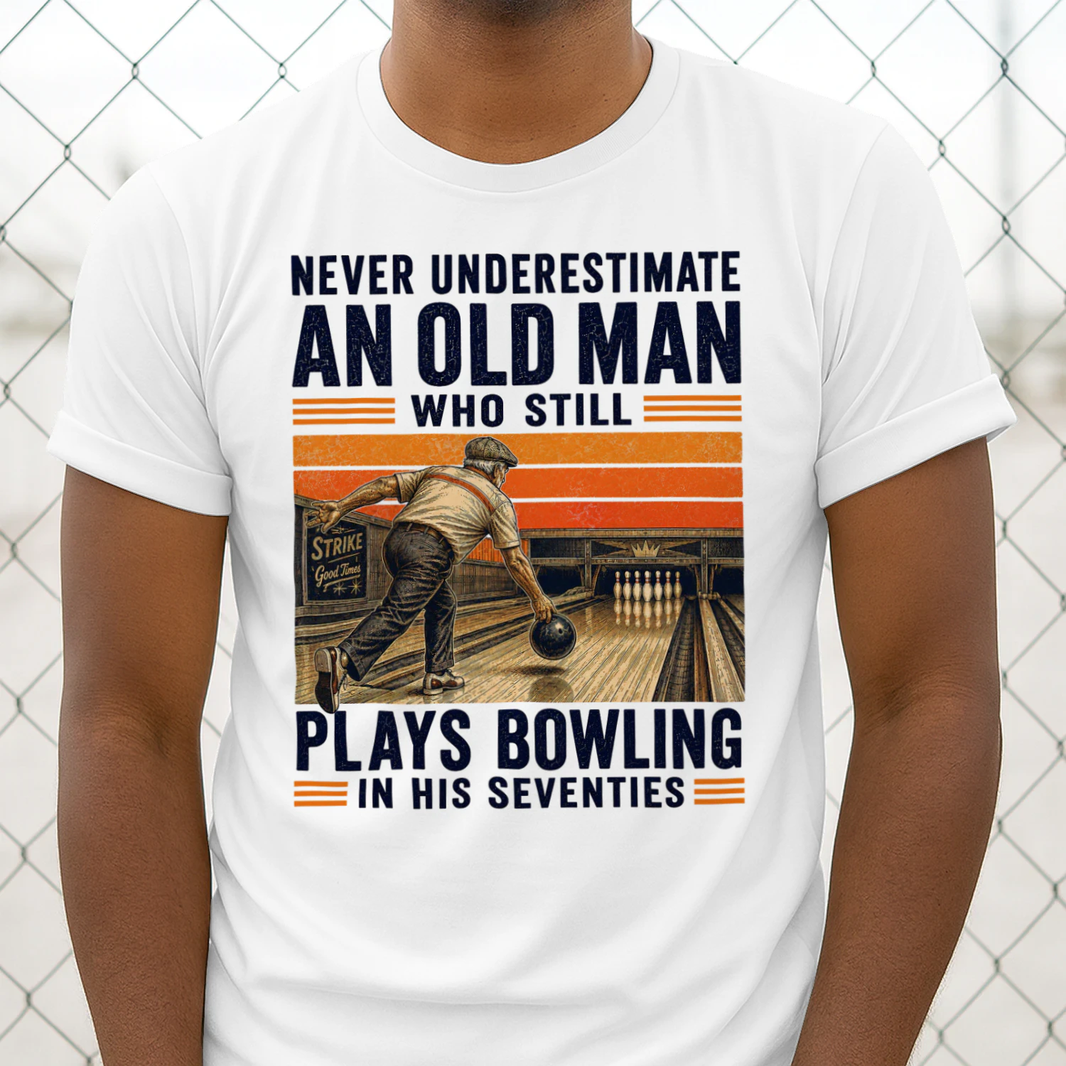 TEU0436 Plays Bowling