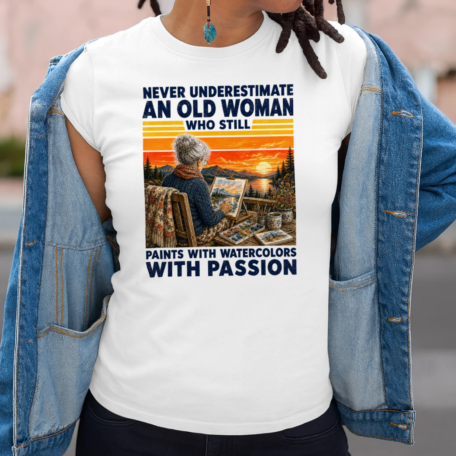 TEU1070 Woman Paint With Watercolors