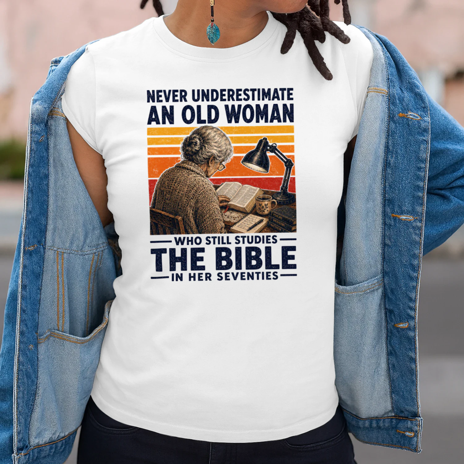 TEU0699 Woman The Bible