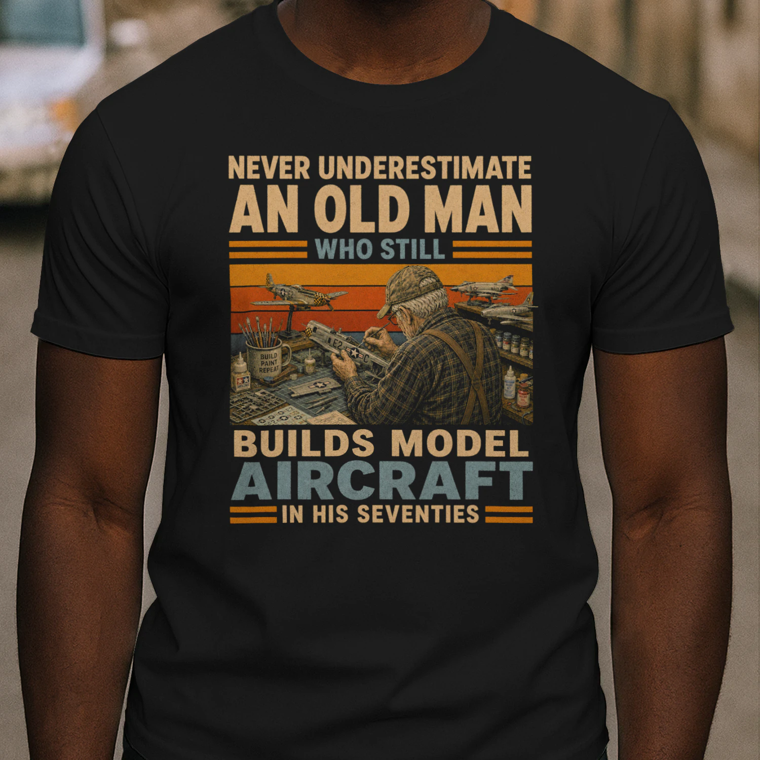 TEU0519 Builds Model Aircraft
