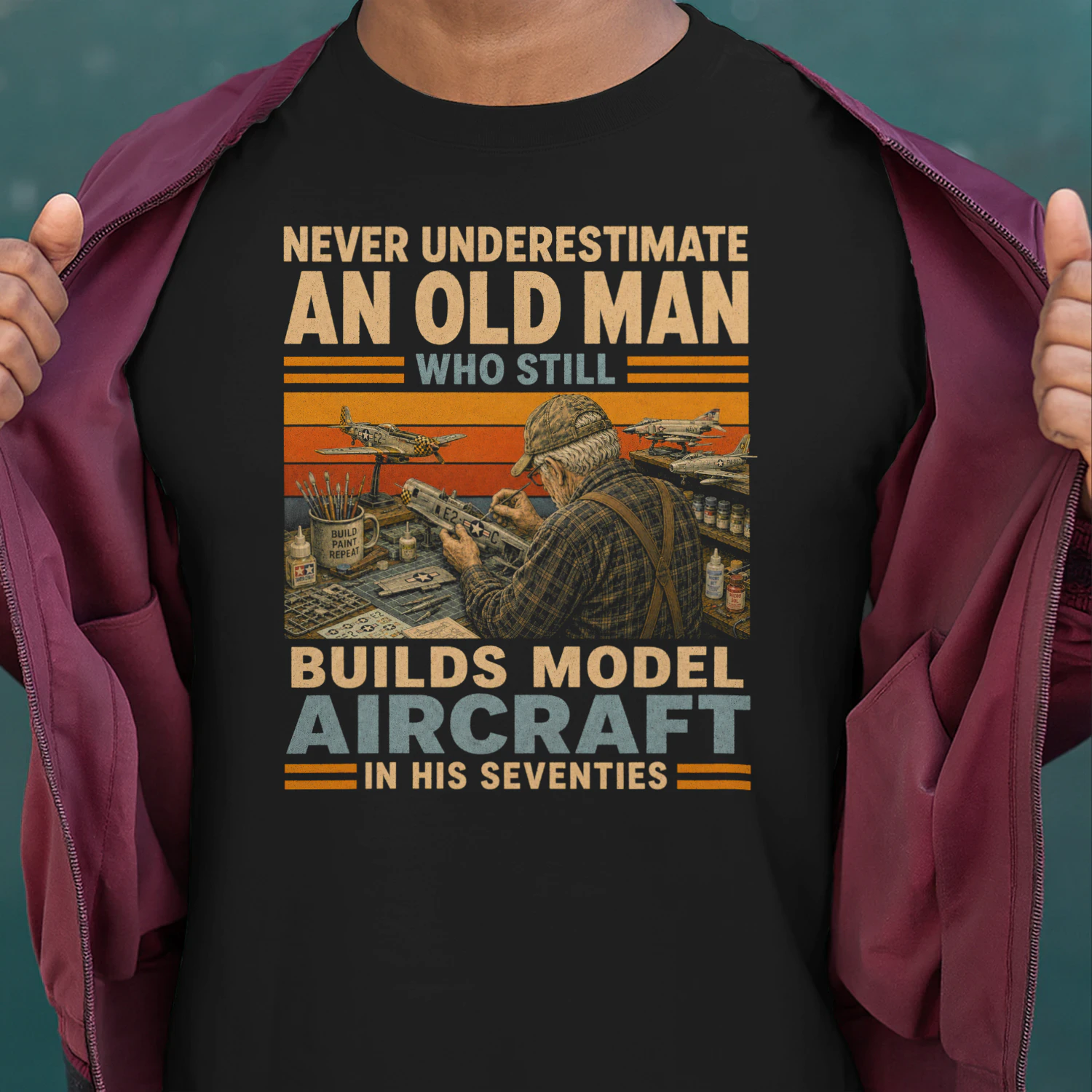 TEU0519 Builds Model Aircraft