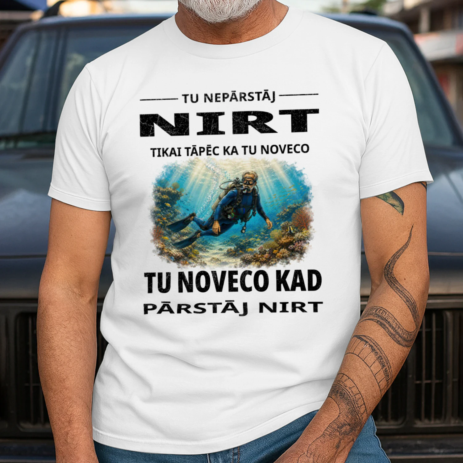Get old-Scuba-Diving-01-LV