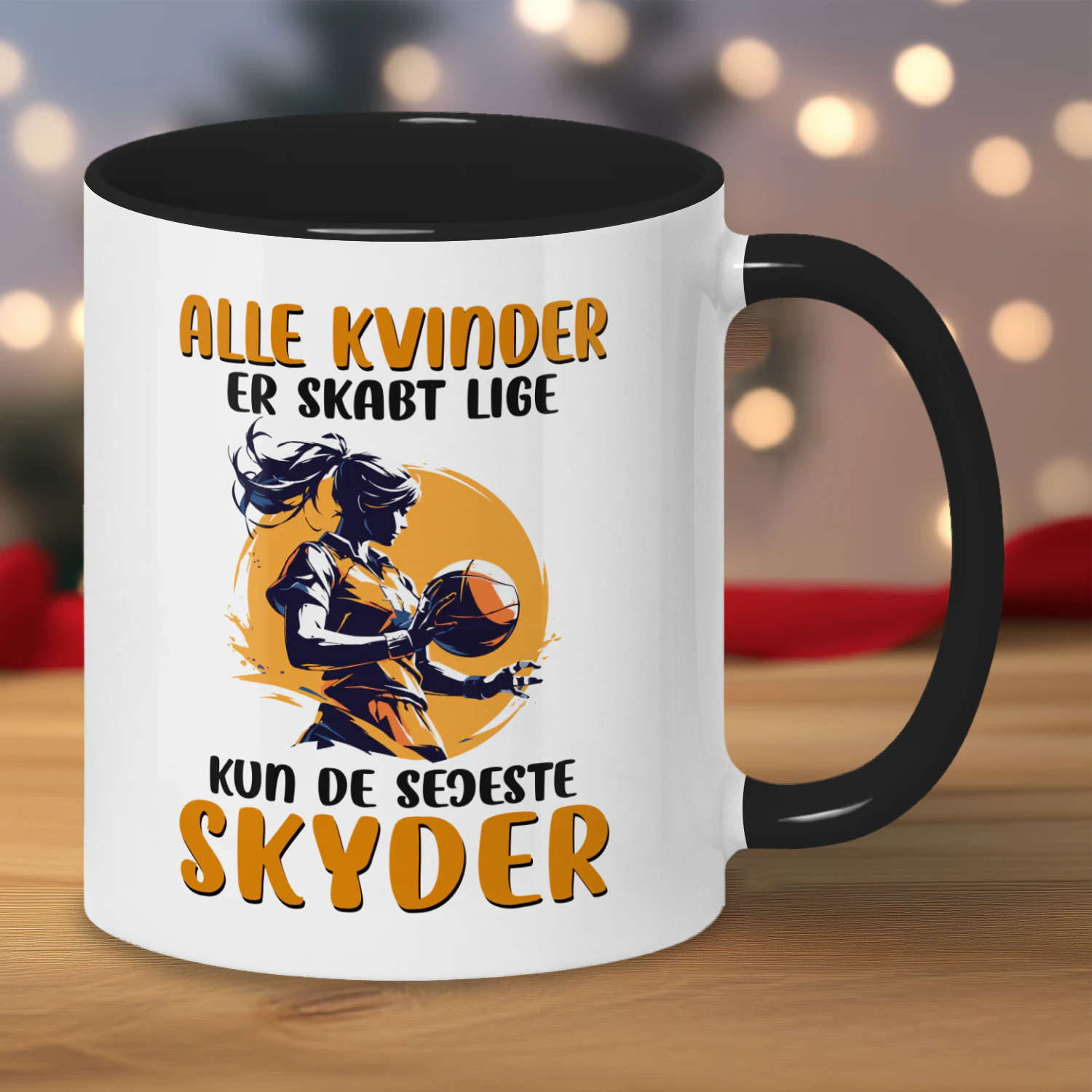 DK - Alle Kvinder Er Skabt Lige, Kun De Sejeste Skyder