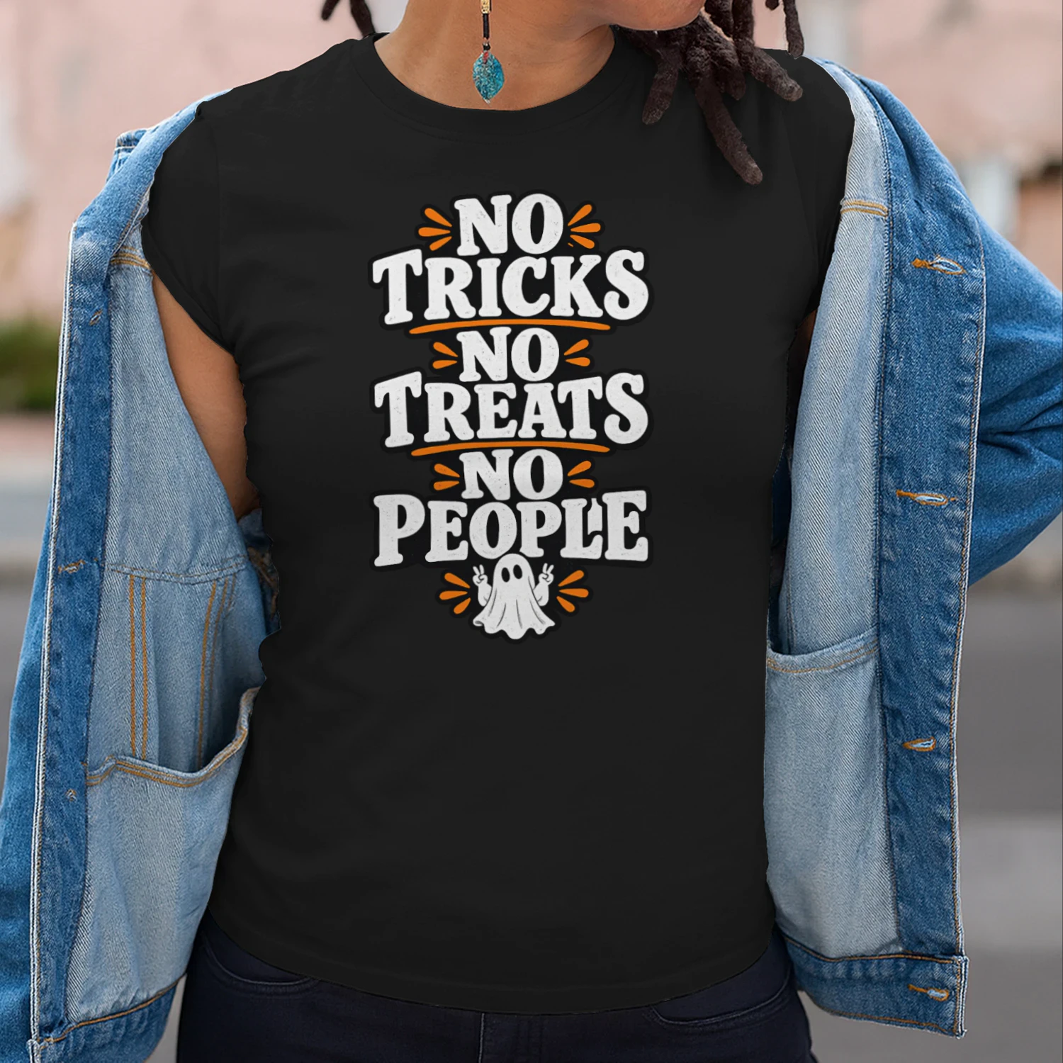 No Tricks No Treats No People T-Shirt – Funny Halloween Shirt