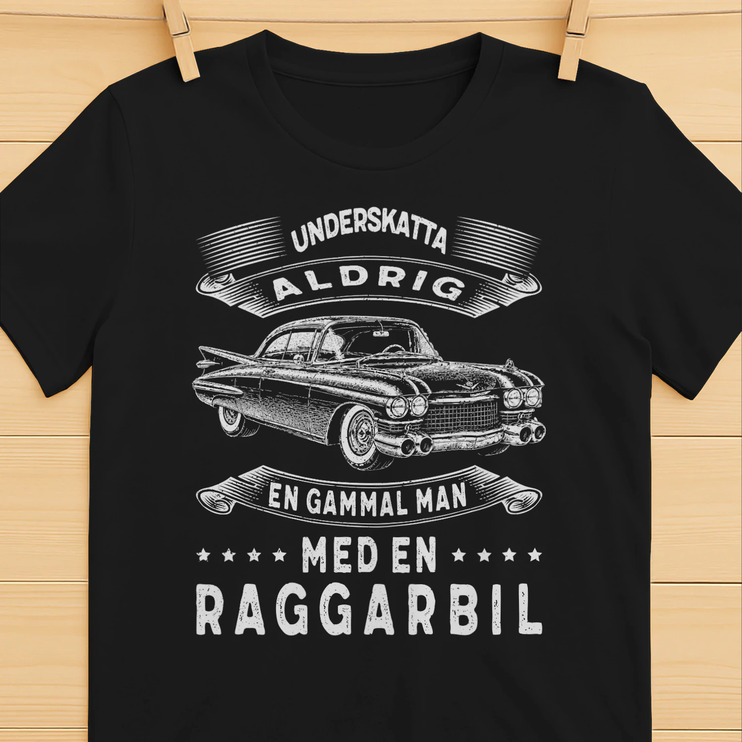 Gammal Man Med Raggarbil – Svensk Raggarkultur
