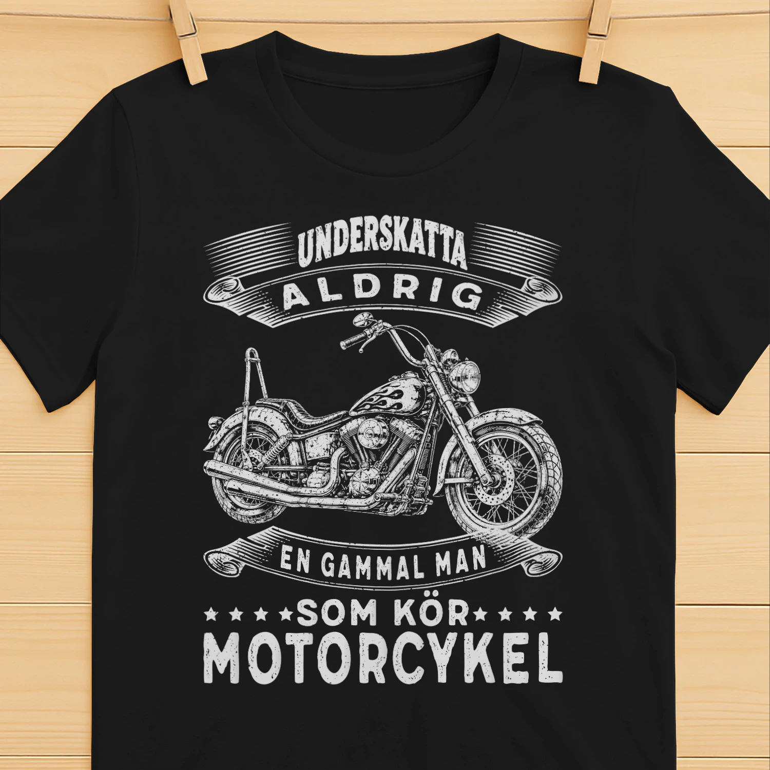 Underskatta aldrig en gammal man som kör motorcykel 
