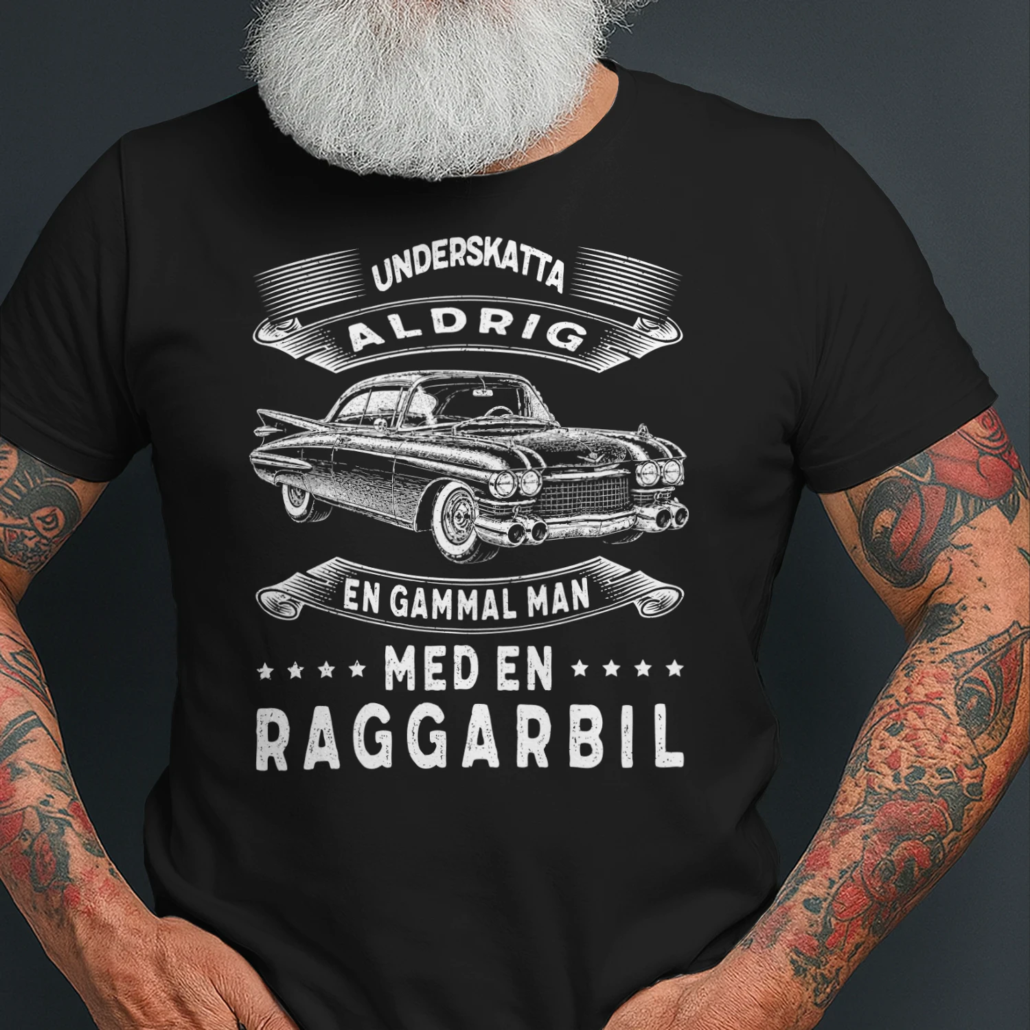 Gammal Man Med Raggarbil – Svensk Raggarkultur