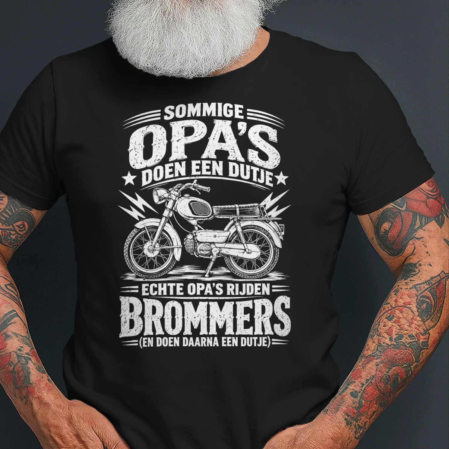 Sommige Opa's Doen Een Dutje – Echte Opa's Rijden Brommers T-Shirt