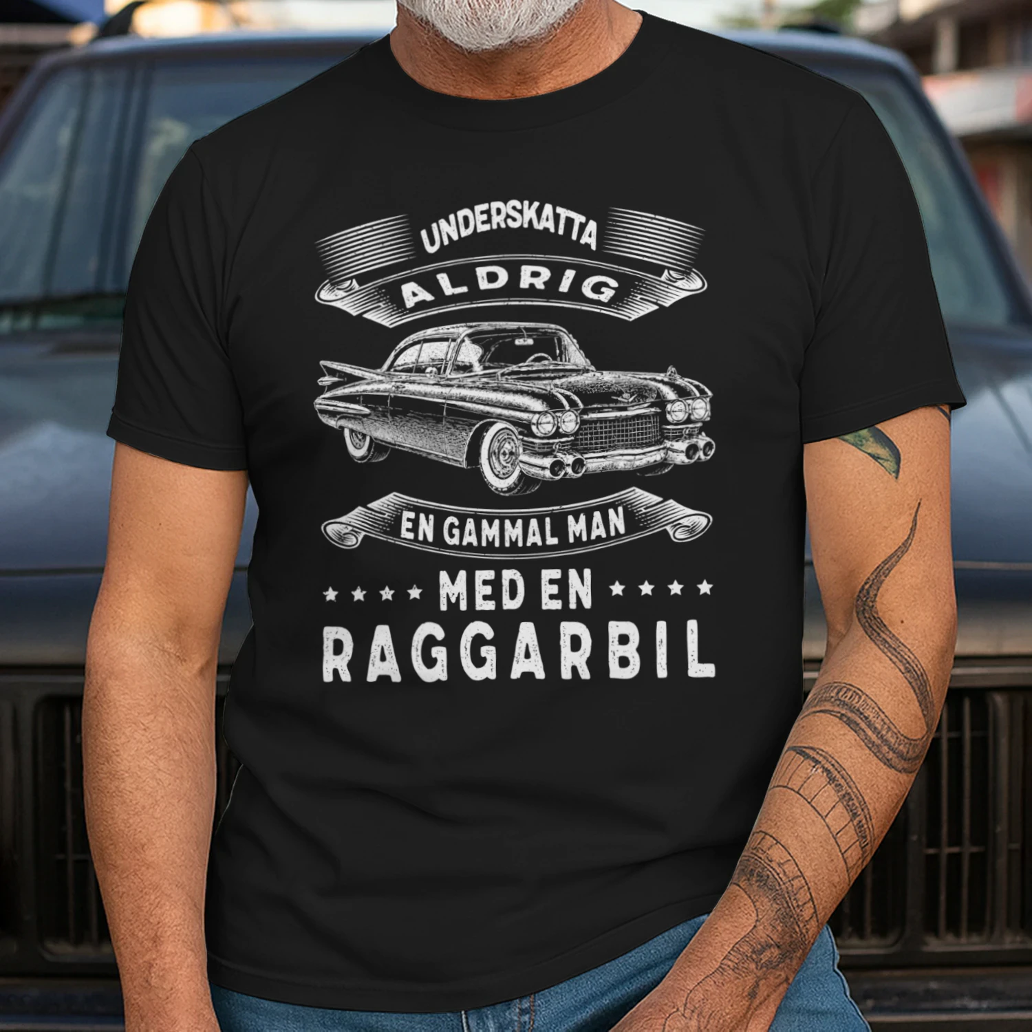 Gammal Man Med Raggarbil – Svensk Raggarkultur