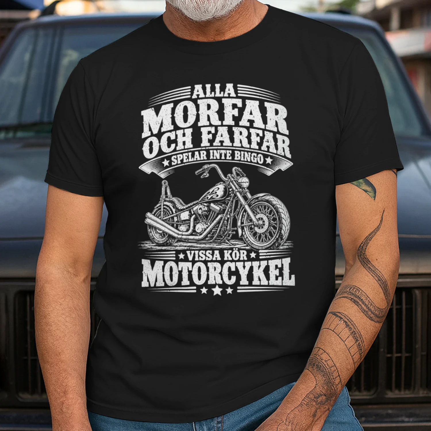 Alla Morfar och Farfar Spelar Inte Bingo – Vissa Kör Motorcykel T-Shirt