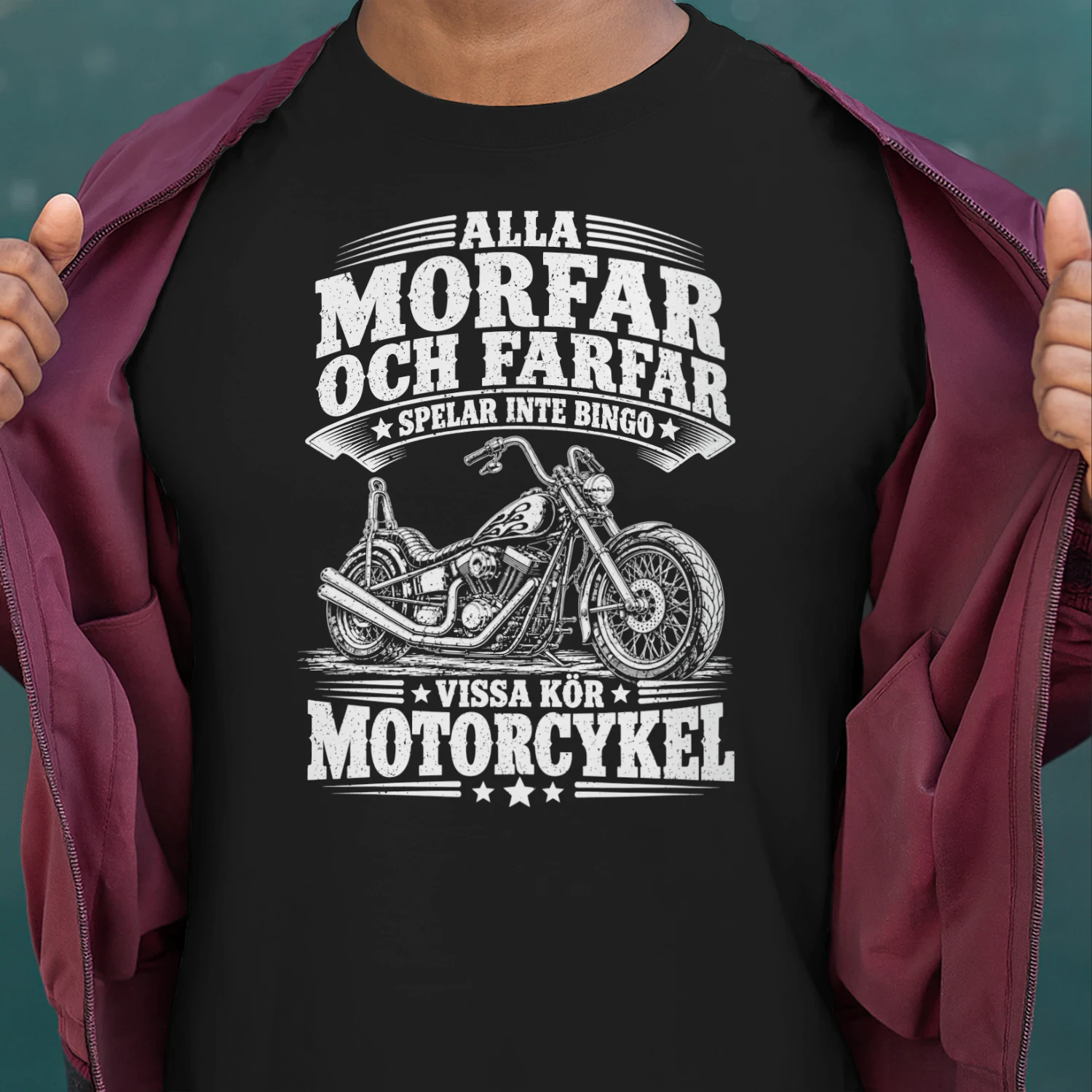Alla Morfar och Farfar Spelar Inte Bingo – Vissa Kör Motorcykel T-Shirt