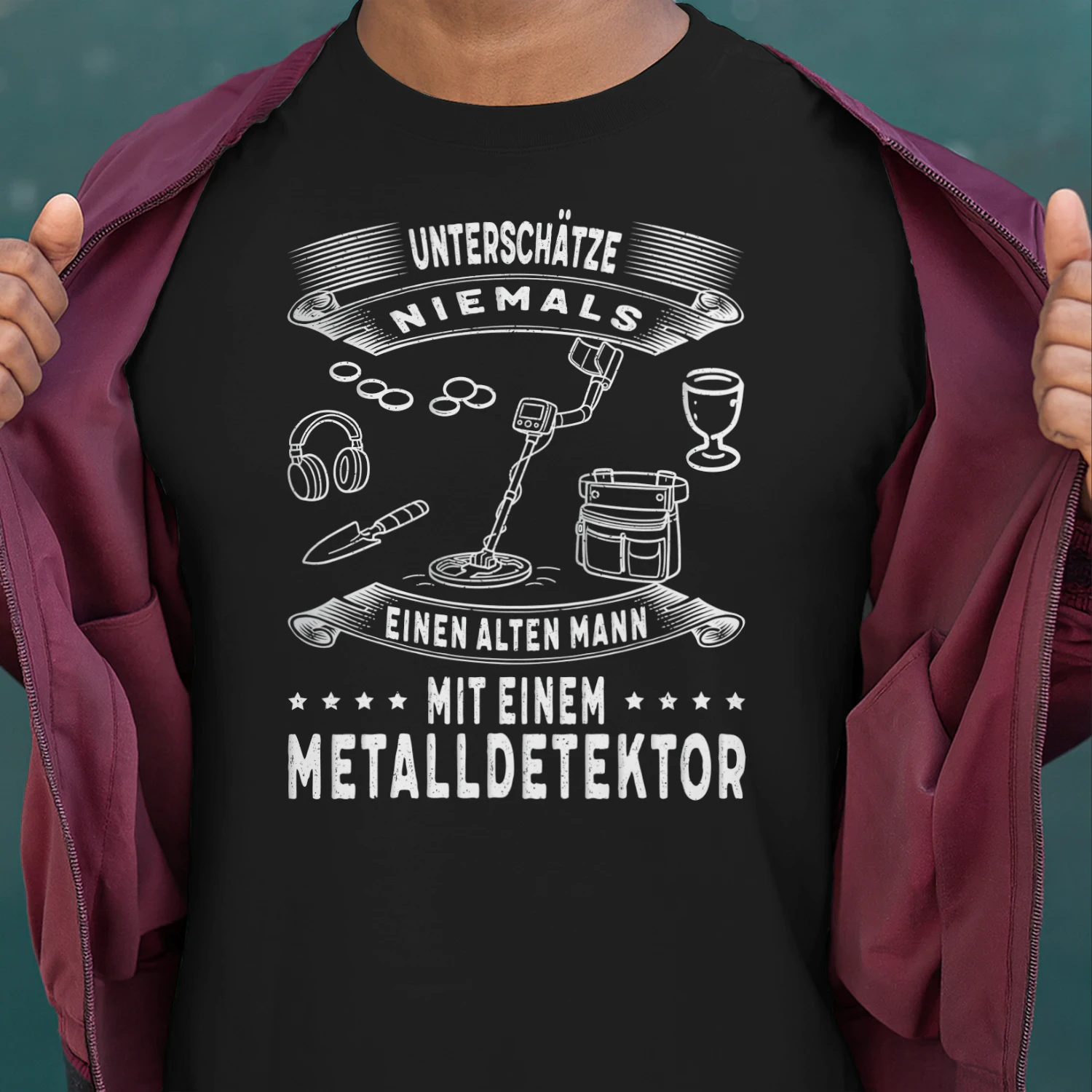 UNTERSCHÄTZE NIEMALS EINEN ALTEN MANN MIT EINEM METALLDETEKTOR