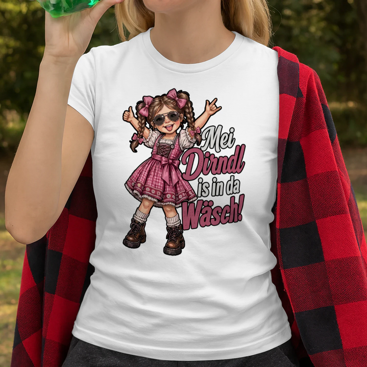 Mei Dirndl is in Da Wäsch  Oktoberfest Women's T-Shirt  