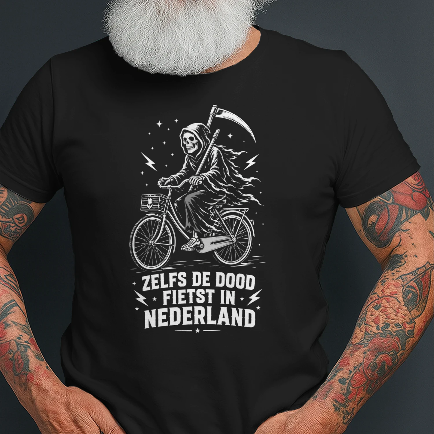 ZELFS DE DOOD FIETST IN NEDERLAND