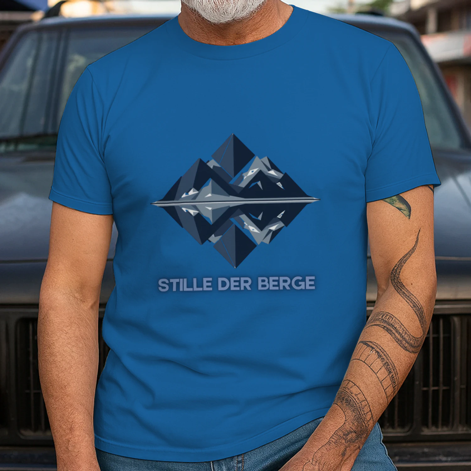 Stille der Berge – Alpine Minimalist Art Tee