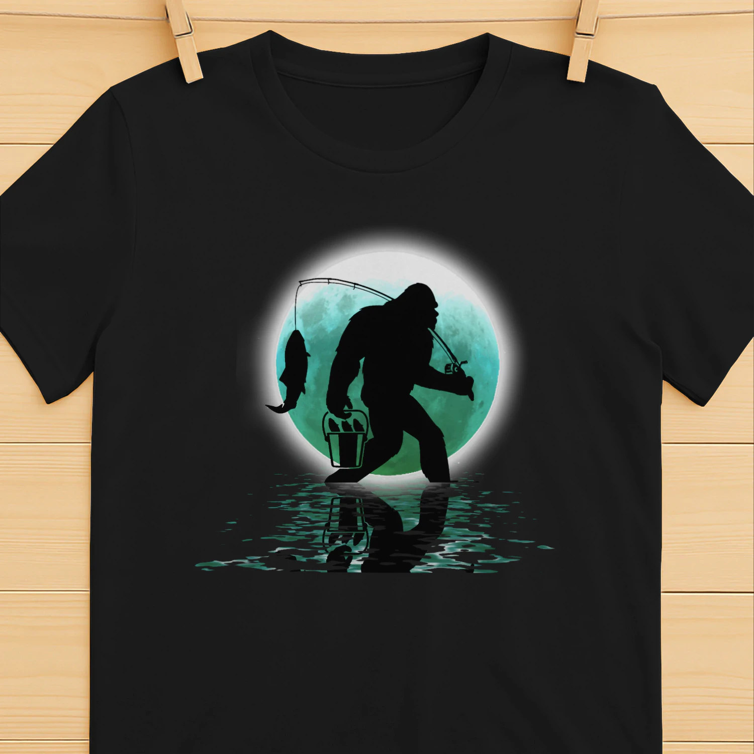 Bigfoot Fishing Funny Sasquatch and Fish Night Fishing T-Shirt 