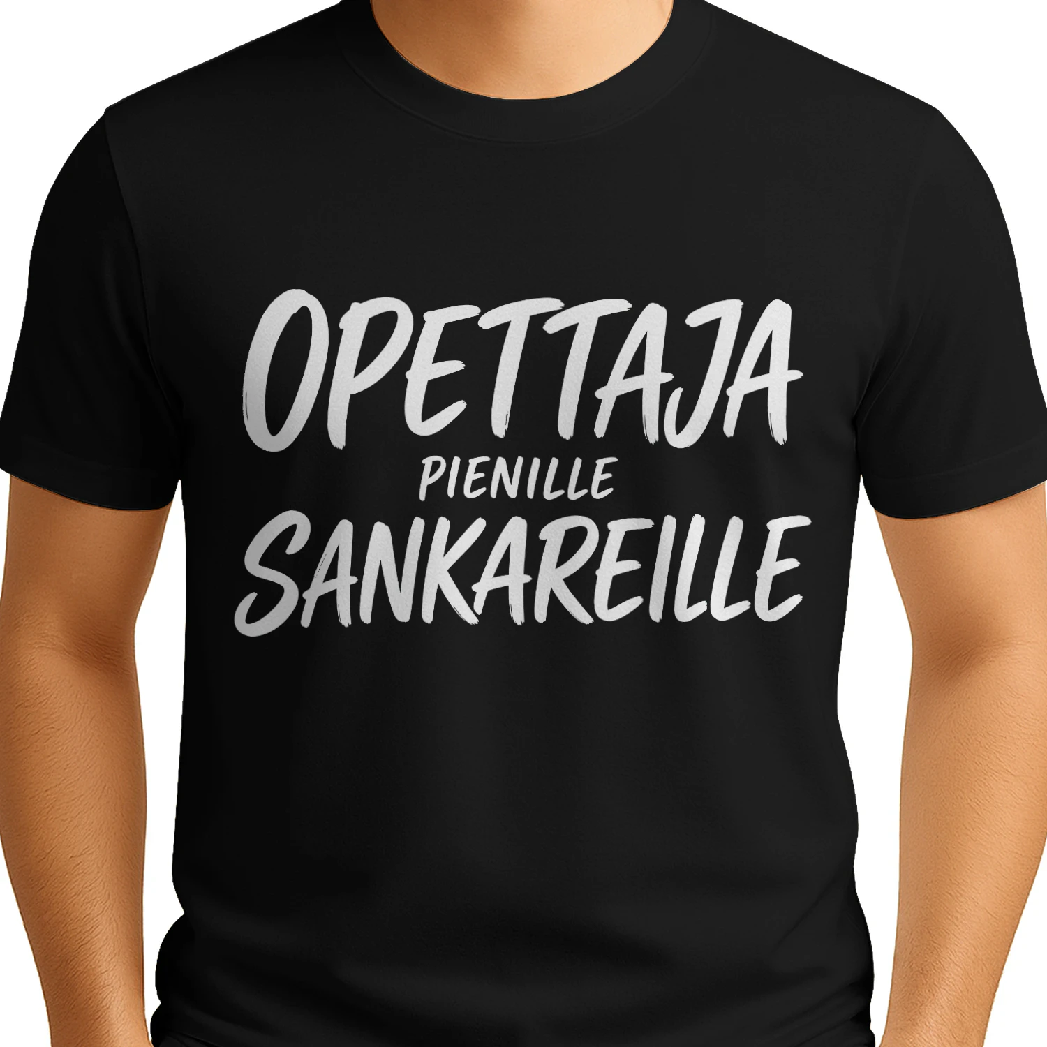 OPETTAJA PIENILLE SANKAREILLE