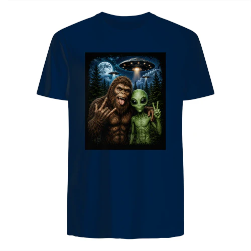 Bigfoot and Alien Best Friends – Funny UFO Sasquatch T-Shirt