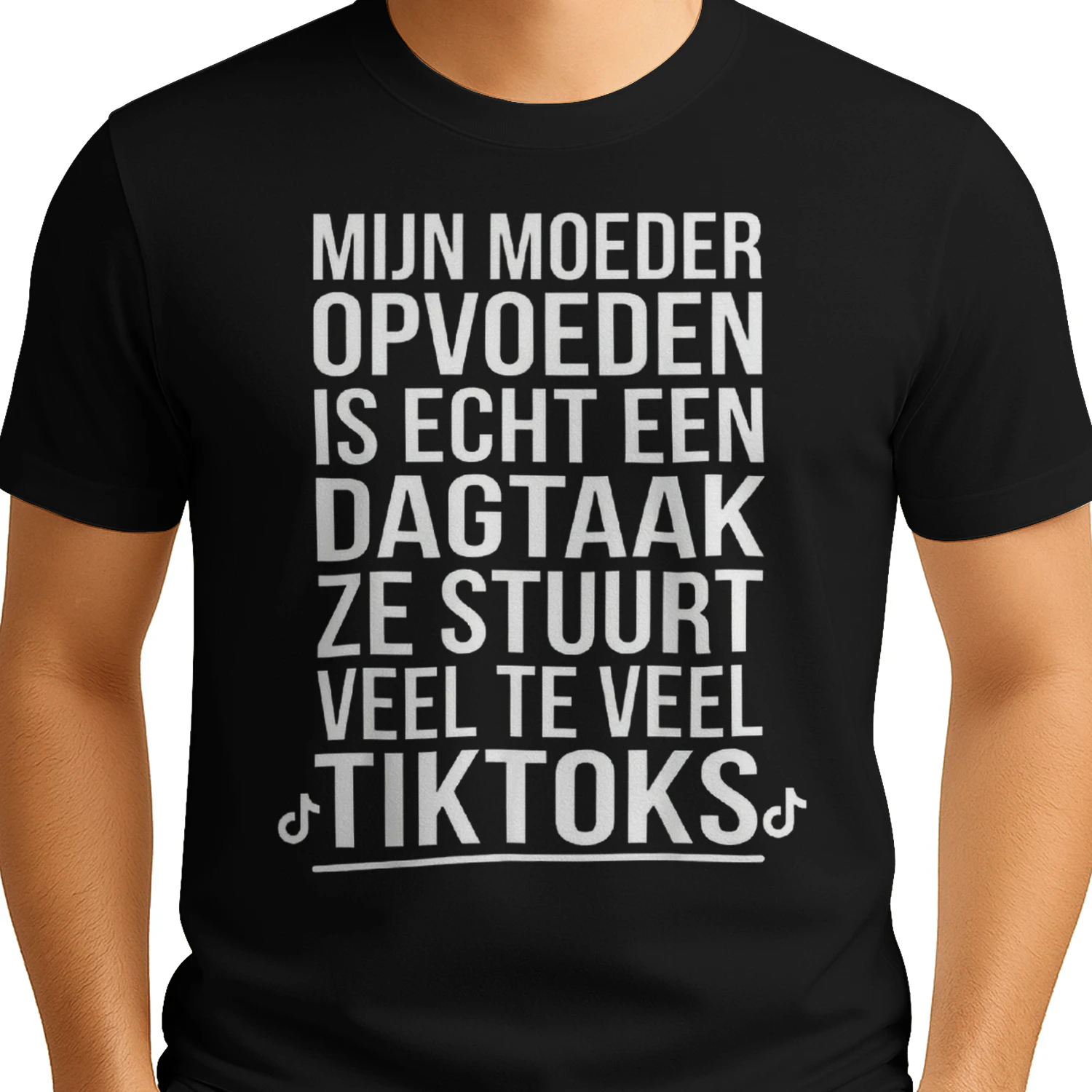 mijn moeder opvoeden is echt een dagtaak. ze stuurt véél te veel tiktoks 