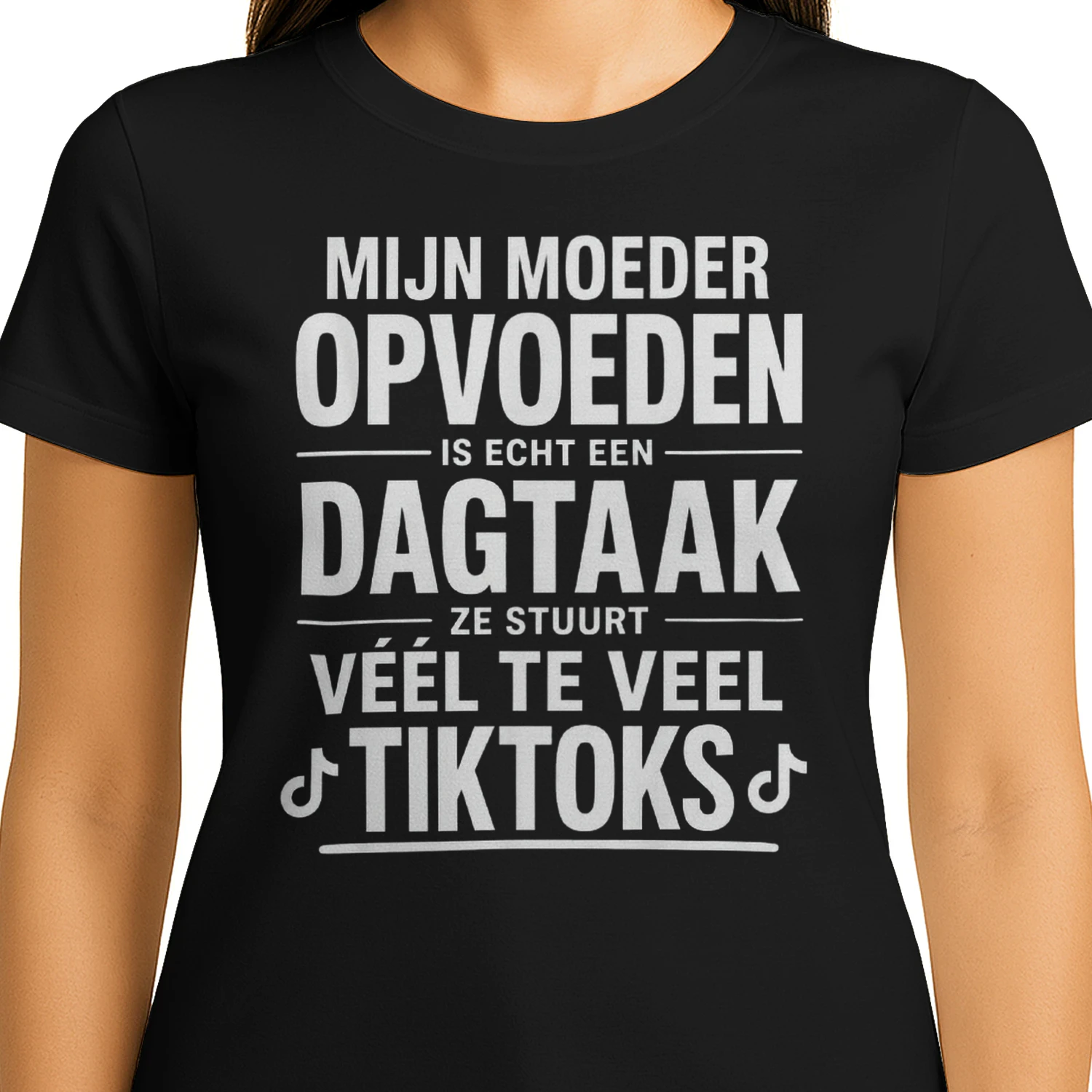 MIJN MOEDER OPVOEDEN IS ECHT EEN DAGTAAK. ZE STUURT VÉÉL TE VEEL TIKTOKS 