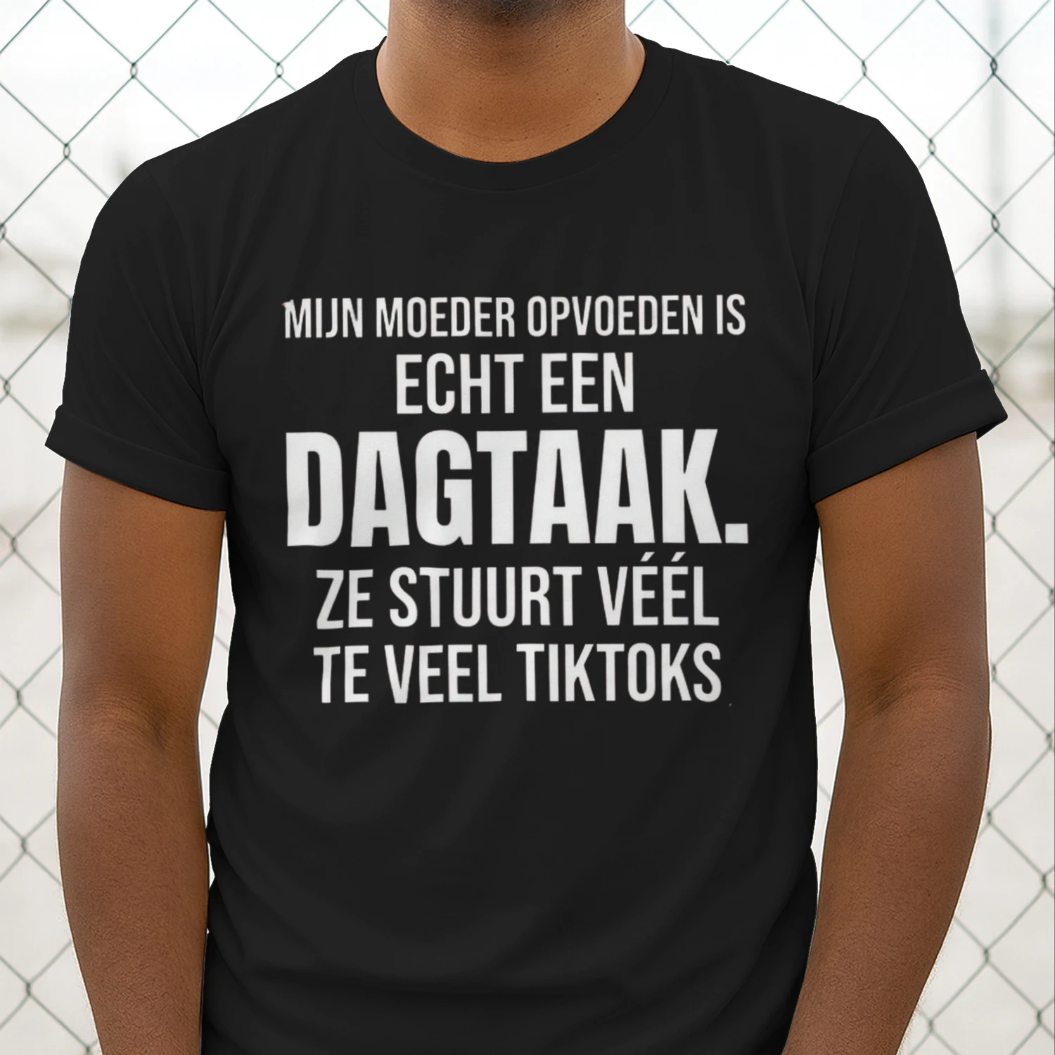 MIJN MOEDER OPVOEDEN IS ECHT EEN DAGTAAK. ZE STUURT VÉÉL TE VEEL TIKTOKS 