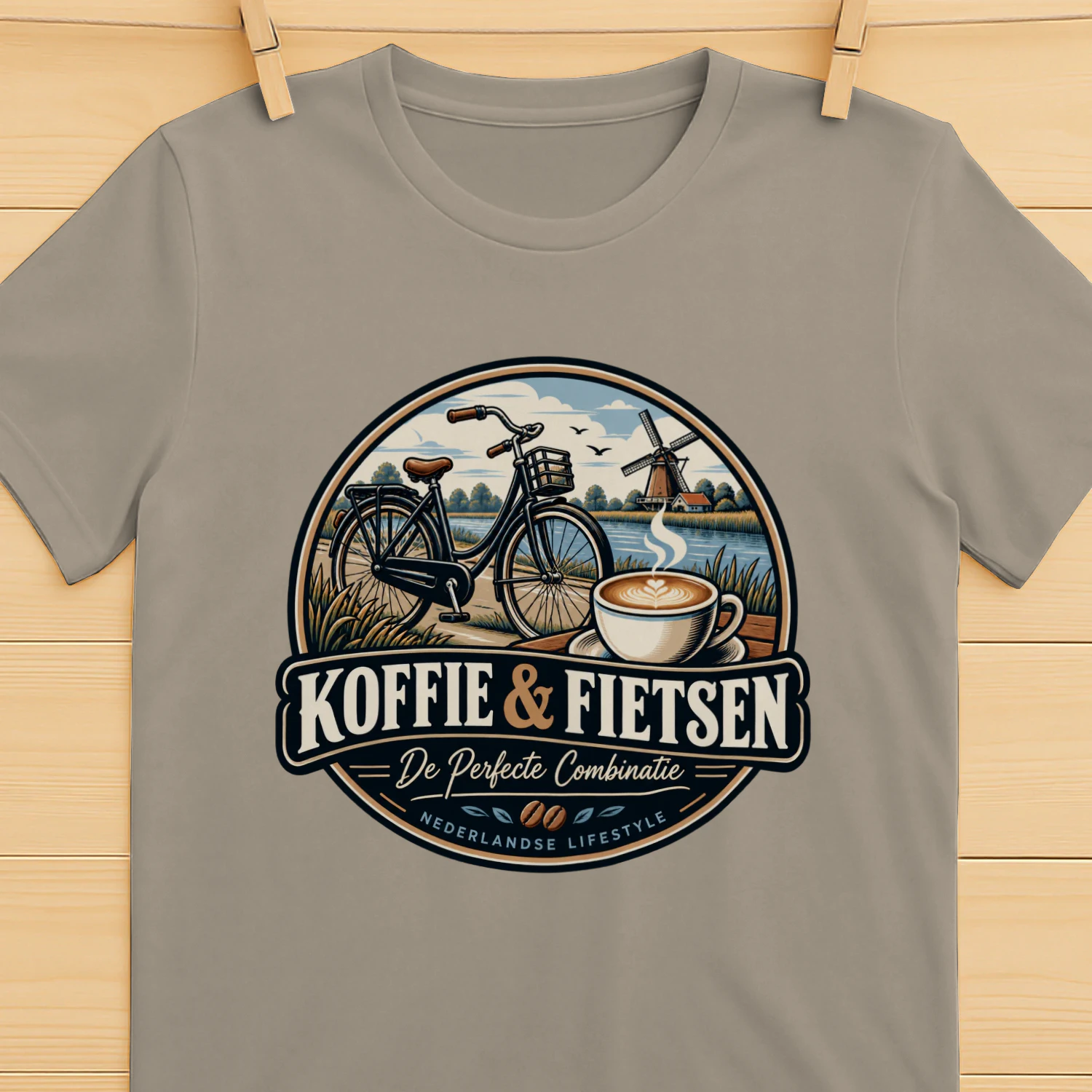 Koffie & Fietsen Shirt | De Perfecte Combinatie | Nederlands Fietsliefhebber T-Shirt