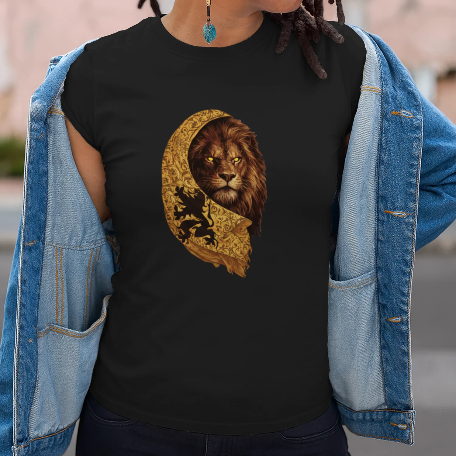 Royal Lion Graphic T-Shirt