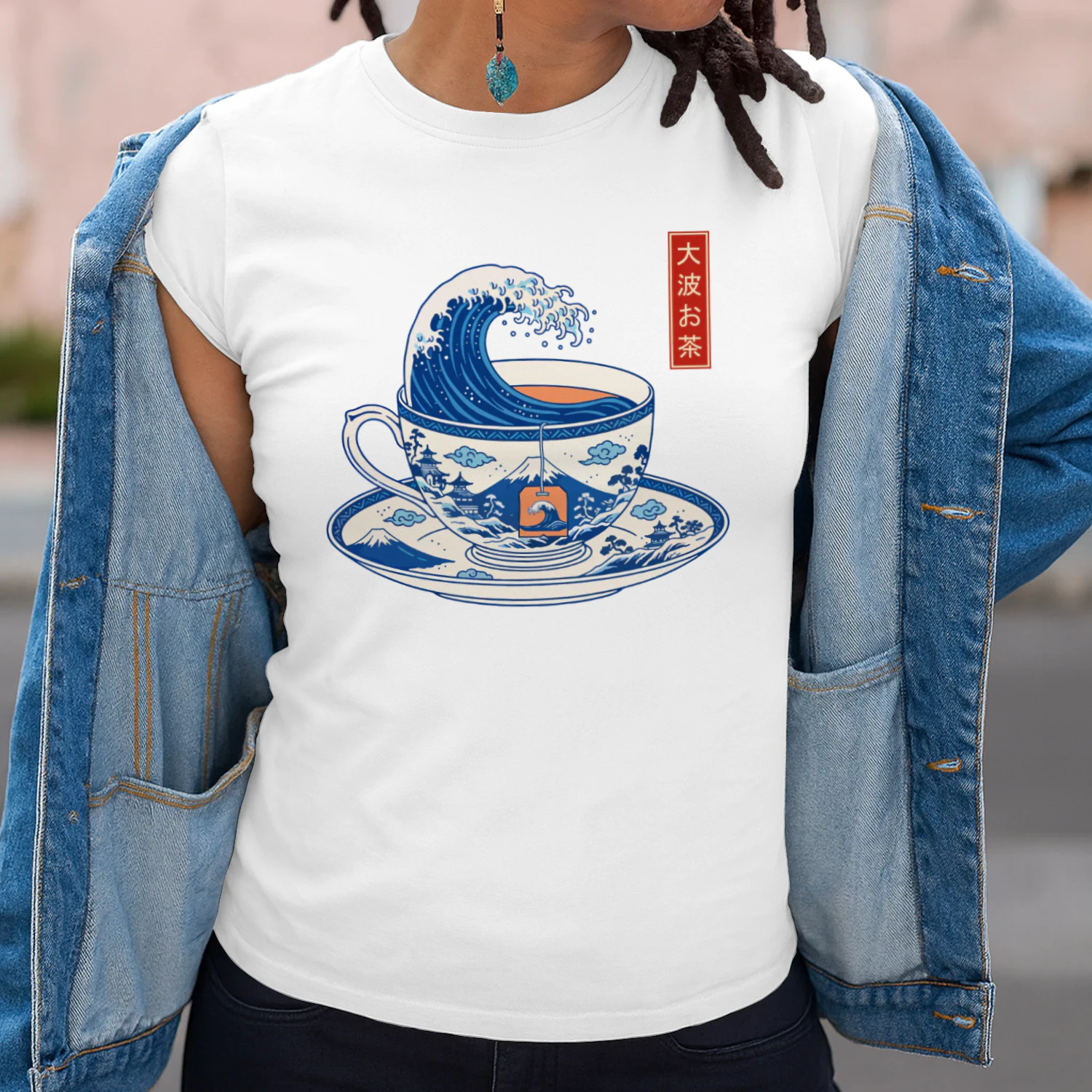 The Great Wave Off Kanagawa Tea Cup T-shirt