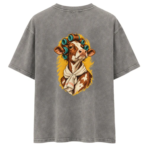 Salon Queen Cow Graphic T‑Shirt