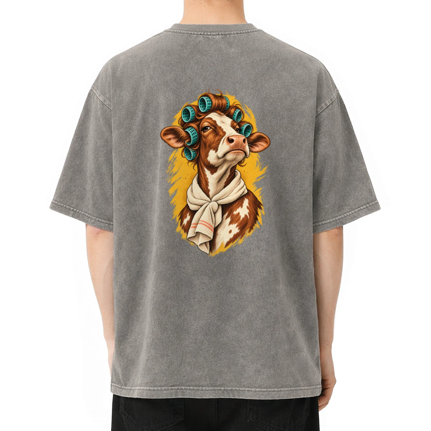 Salon Queen Cow Graphic T‑Shirt