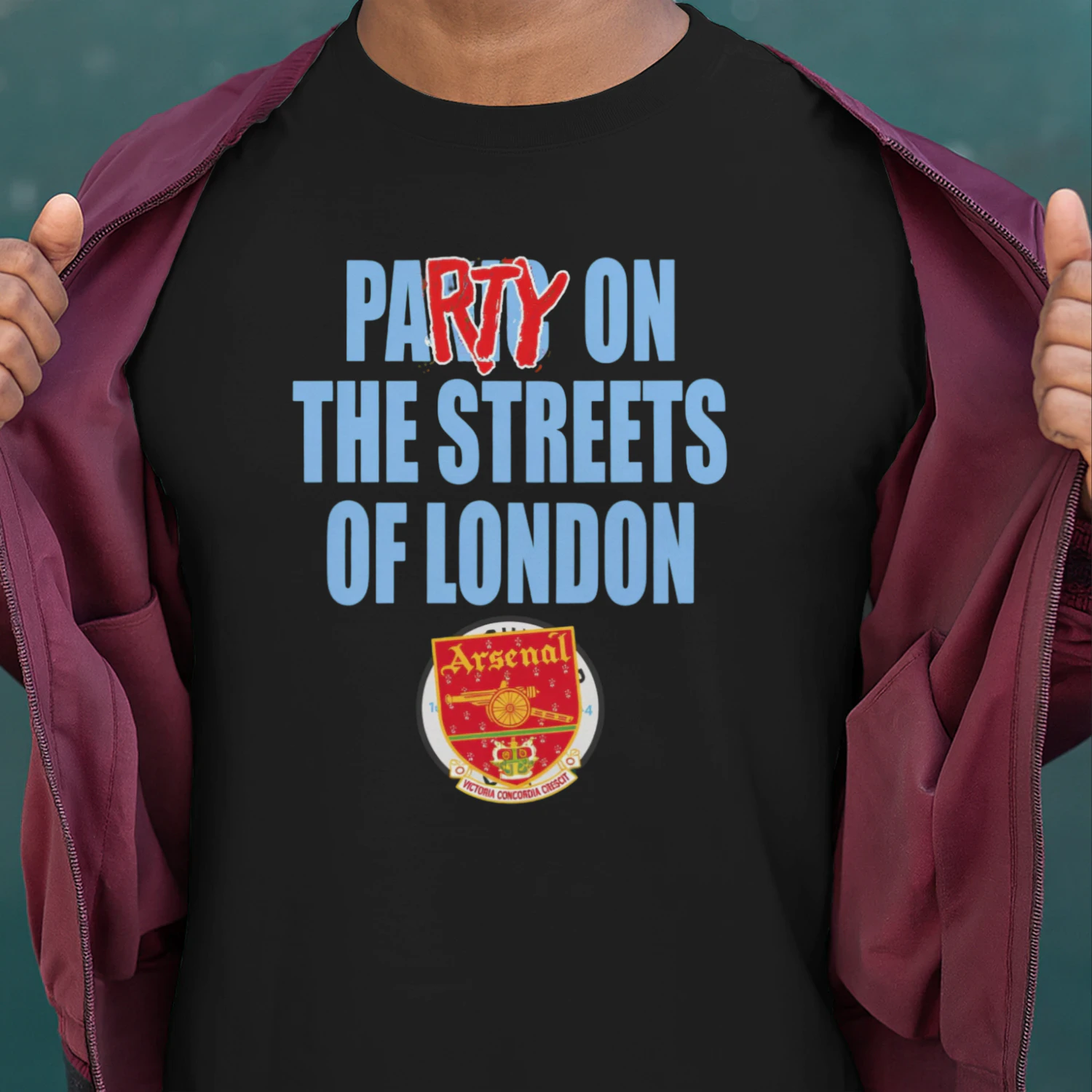 Vintage London Football Fan Graphic T-Shirt