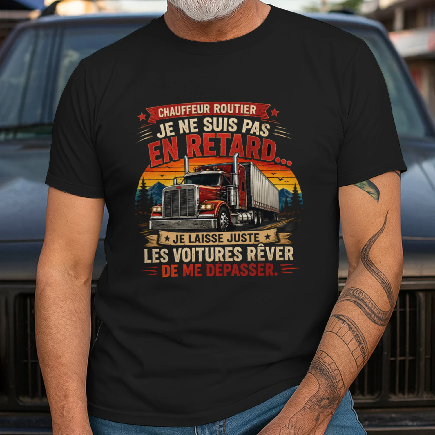 JE NE SUIS PAS EN RETARD...  JE LAISSE JUSTE LES VOITURES RÊVER DE ME DÉPASSER.