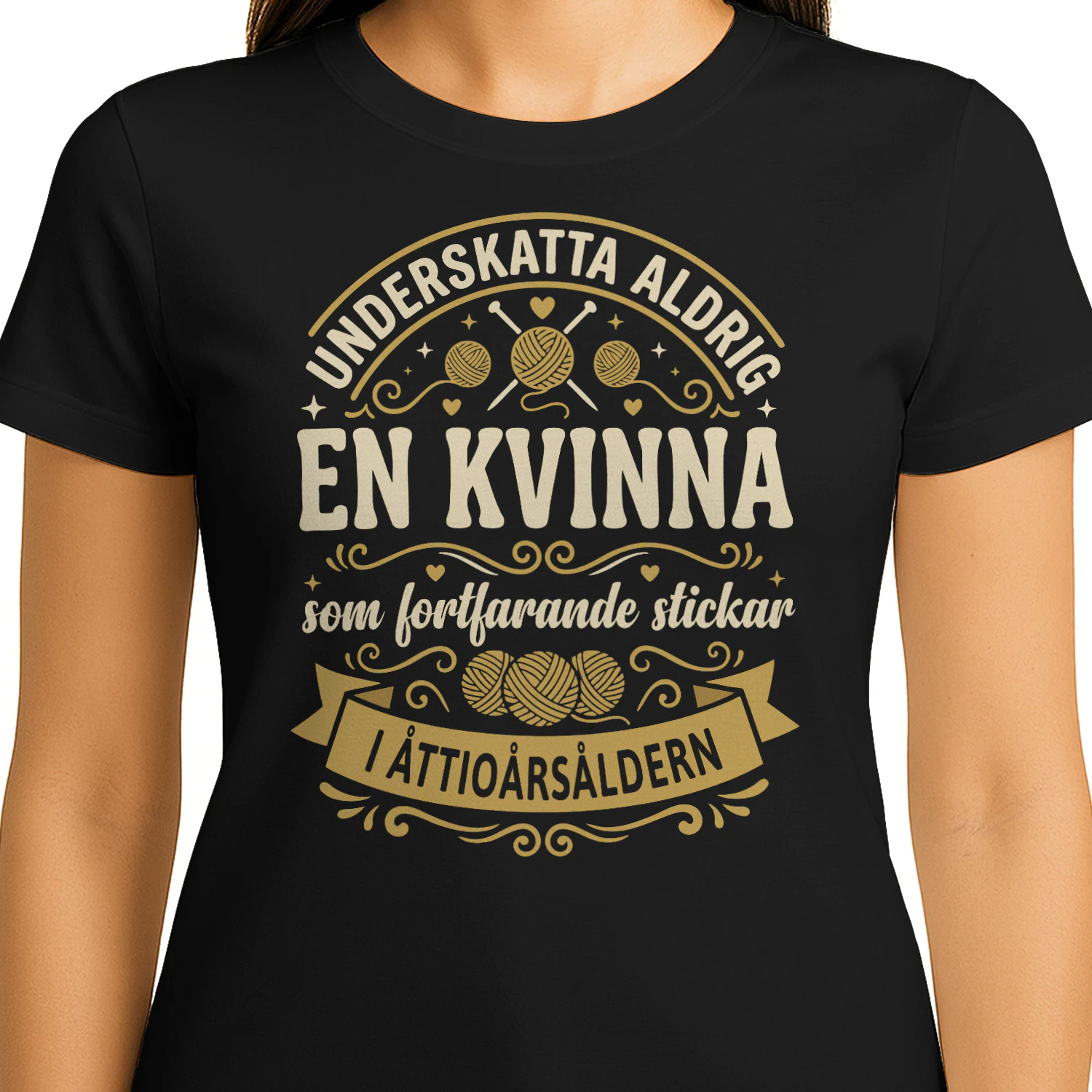 Underskatta Aldrig En Kvinna Som Fortfarande Stickar I Åttioårsåldern