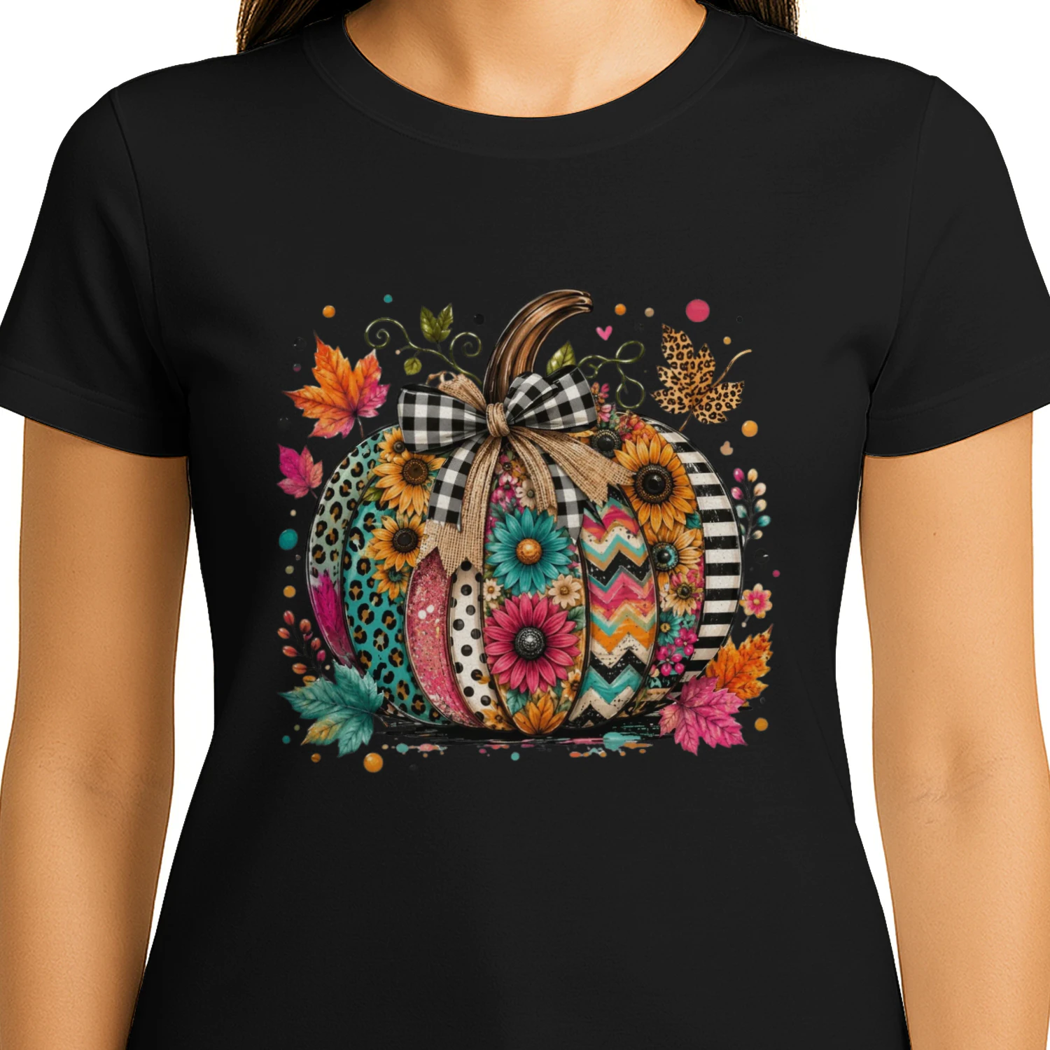 T-Shirt Graphique Citrouille Boho d'Automne - Motifs Léopard, Tournesols & Nœud Écossais