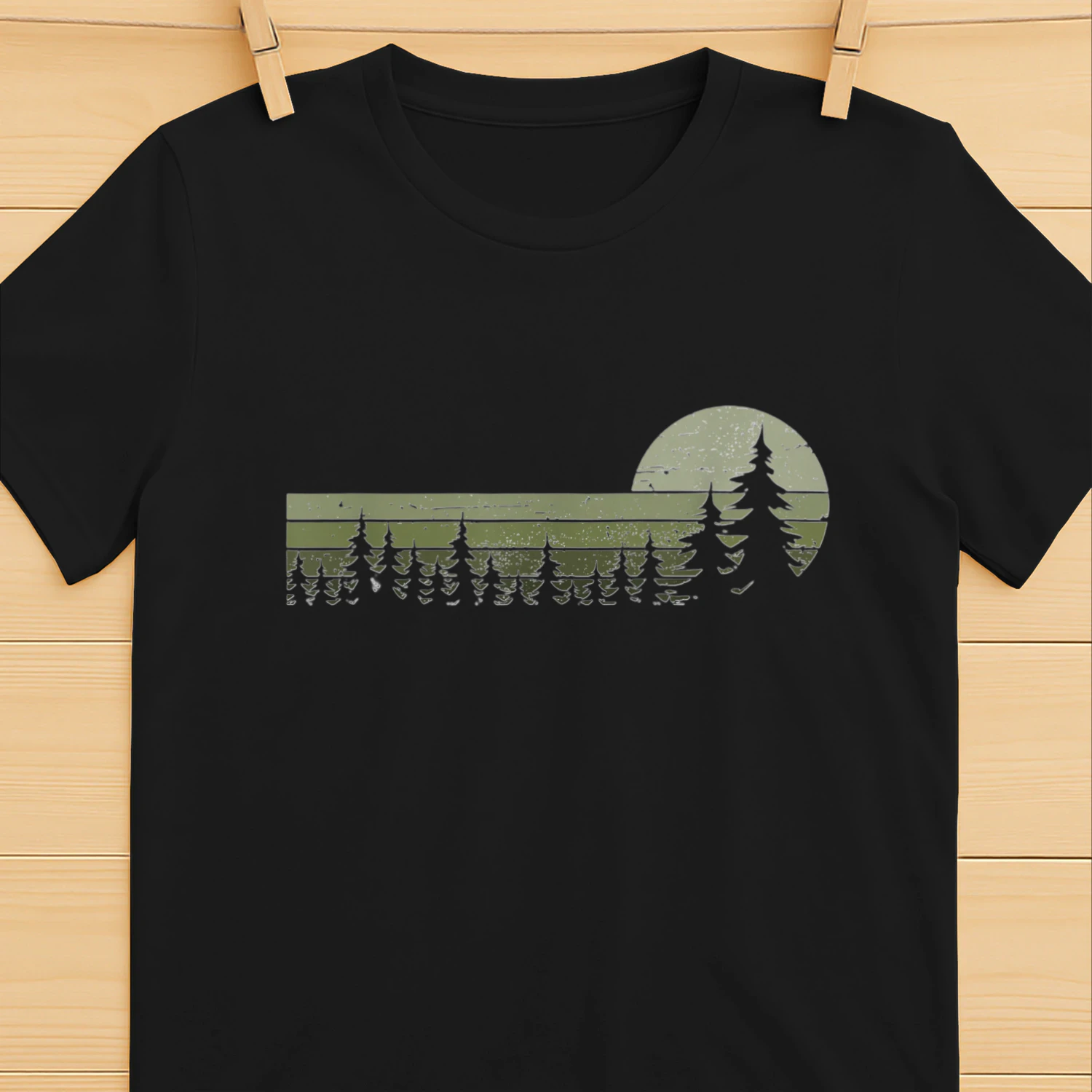 Vintage Forest Wildlife T-Shirt – Nature Lover Hiking & Outdoor Graphic Tee